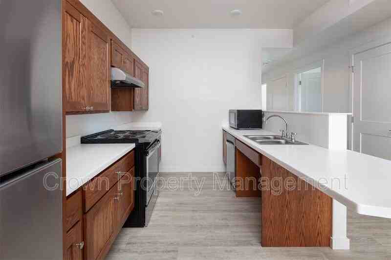 207 Sawyer Ln - Photo 2 of 23