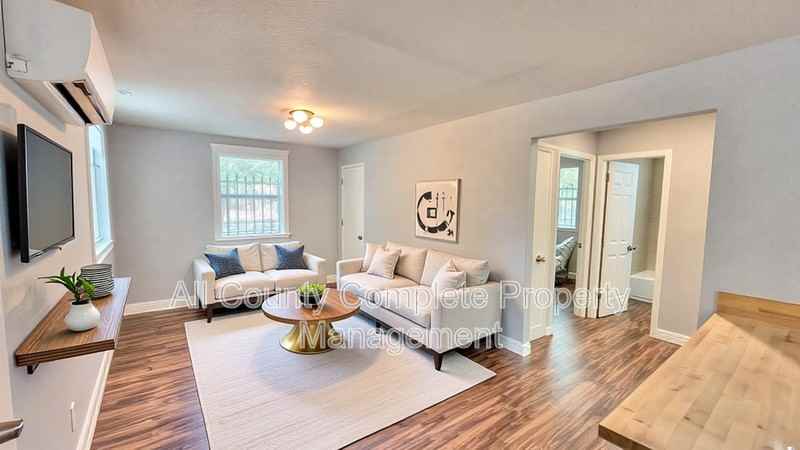 3018 Pearce St - Photo 2 of 22