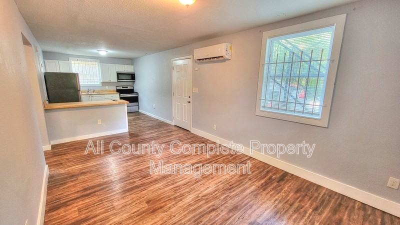 3018 Pearce St - Photo 5 of 22