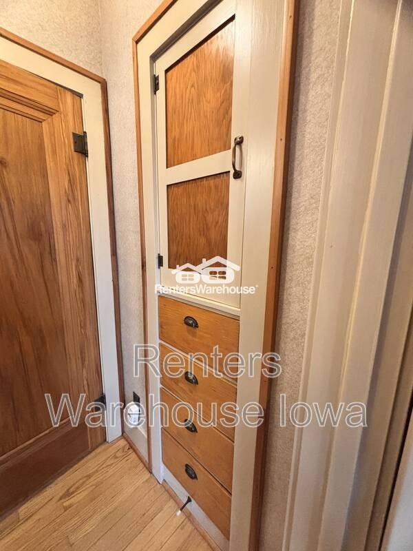 1121 34th St #10 - Photo 7 of 11