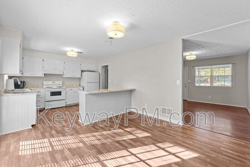 2021 Fernwood Cir - Photo 6 of 28