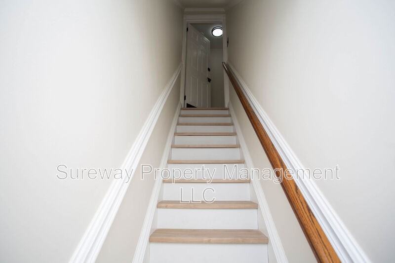 816 Winding Way - Photo 2 of 24