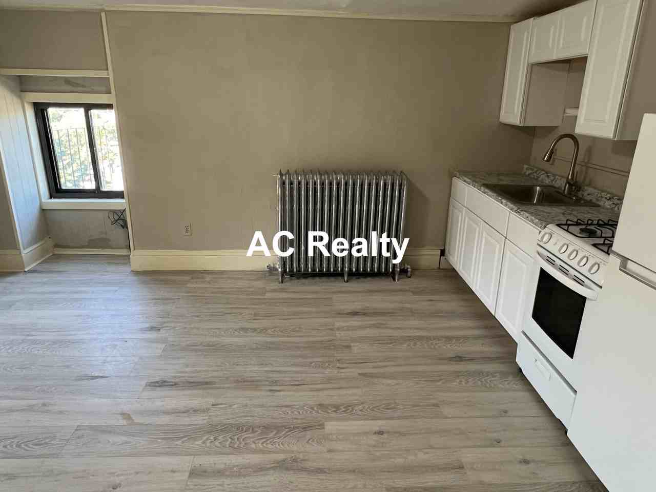 14 Monument Sq #11 - Photo 3 of 7