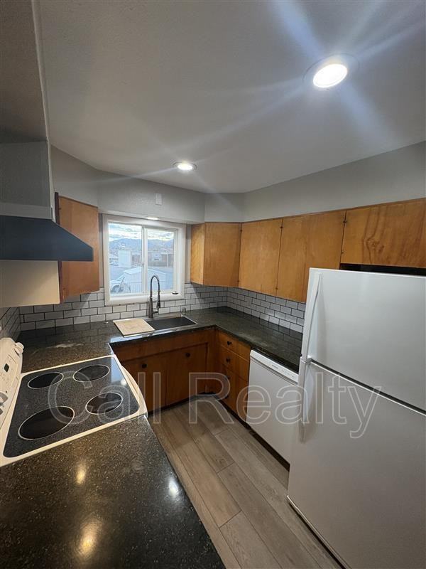 12324 E Broadway Ave #3 - Photo 3 of 6