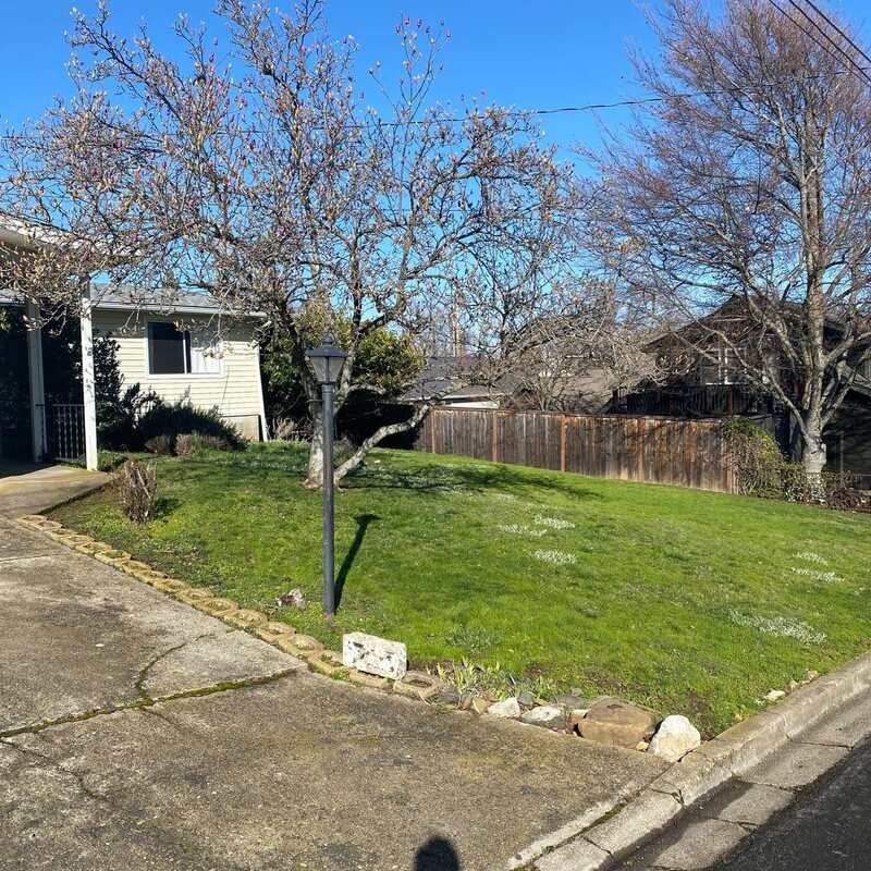 725 Frances Lane - Photo 2 of 30