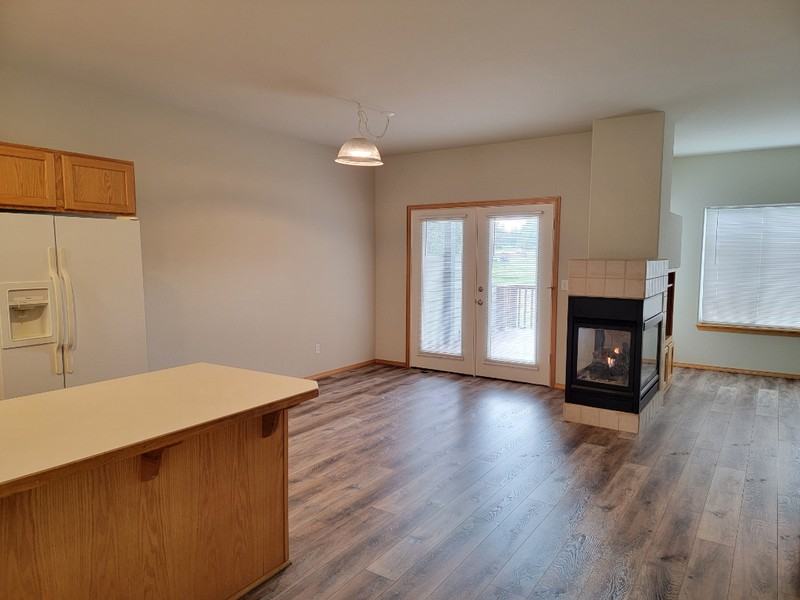 1085 Golden Pheasant Dr - Photo 4 of 23