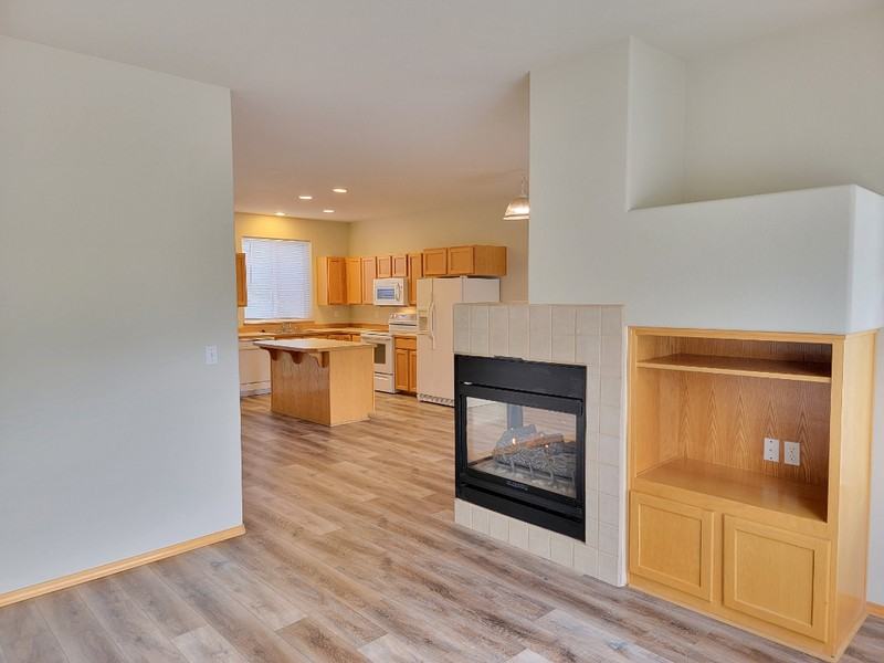 1085 Golden Pheasant Dr - Photo 7 of 23