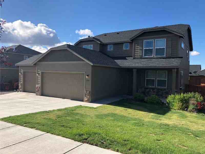 2350 Northwest Hazelwood Avenue - Photo 2 of 47