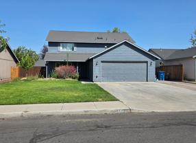 725 Northeast Negus Place - Photo 1 of 1