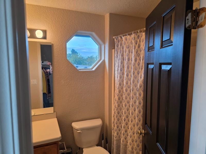 725 Ne Negus Pl - Photo 6 of 12