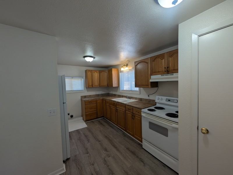 203 Southwest Pine Avenue - Photo 3 of 9