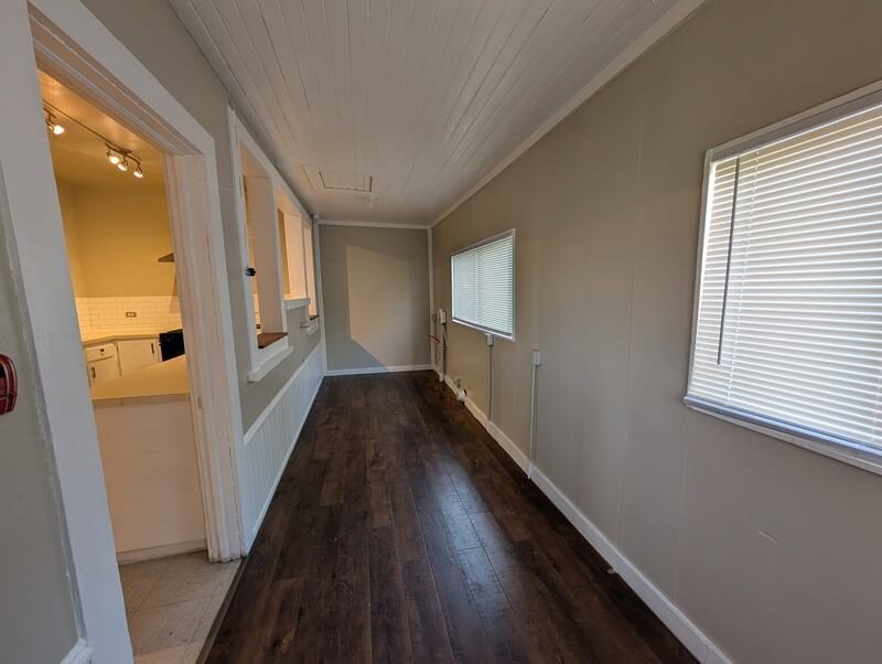 605 Se Mosher Ave #1 - Photo 6 of 10