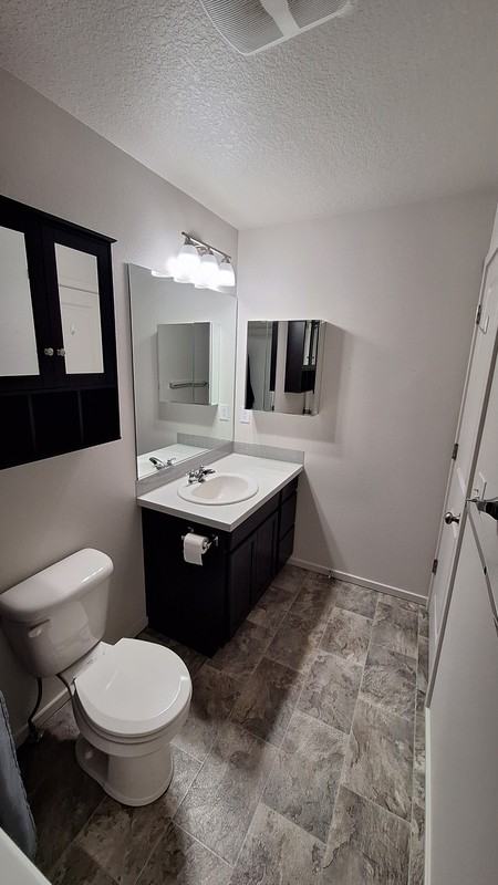 11708 Northeast 23rd Street - Photo 7 of 14