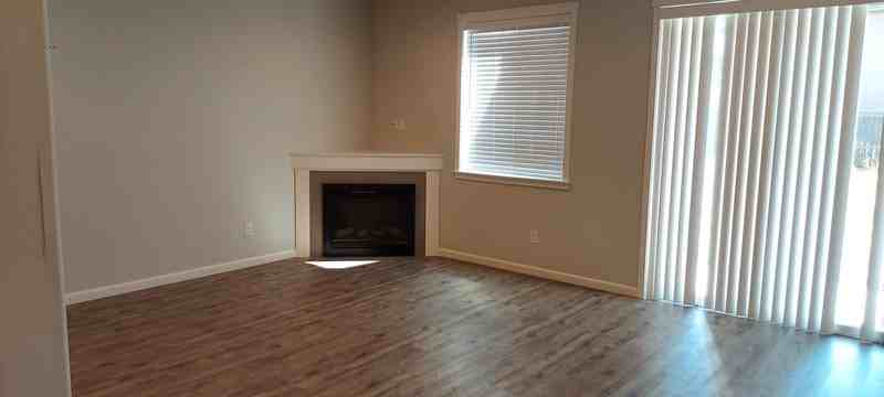 5909 Ne 57th Ave - Photo 5 of 12