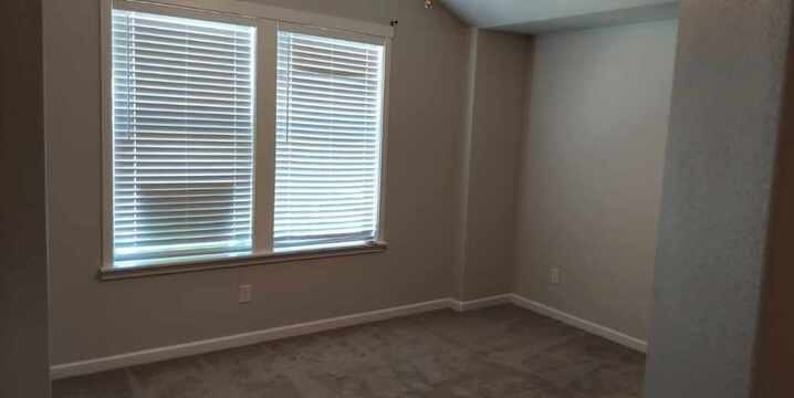 5909 Ne 57th Ave - Photo 6 of 12