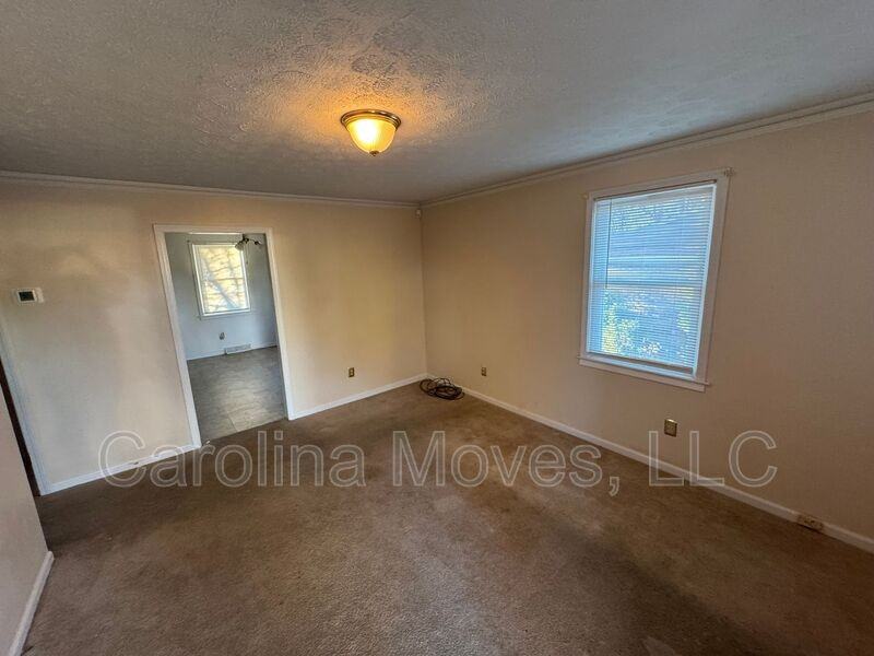 117 Wardview Ave - Photo 2 of 10