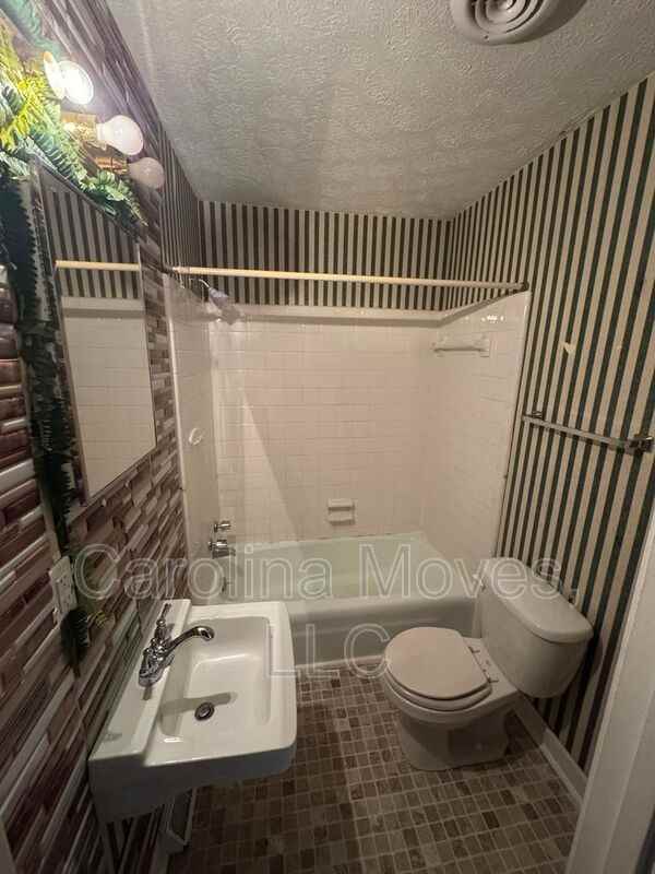 117 Wardview Ave - Photo 7 of 10