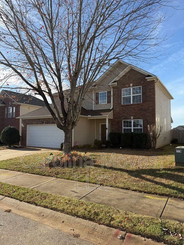 223 Collingwood Ln - Photo 2 of 21