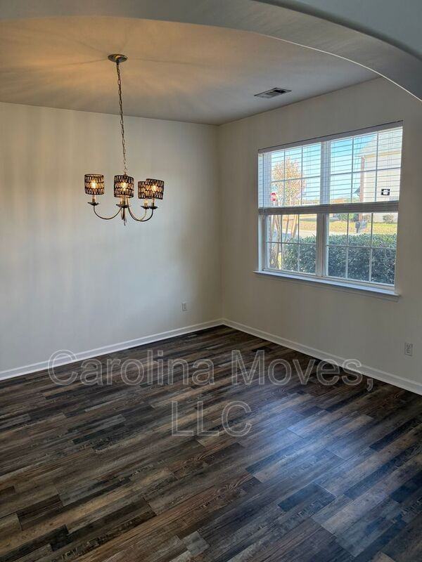 223 Collingwood Ln - Photo 7 of 28