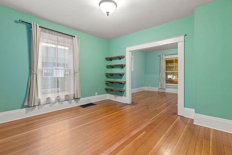 5726 N Interstate Ave - Photo 7 of 20