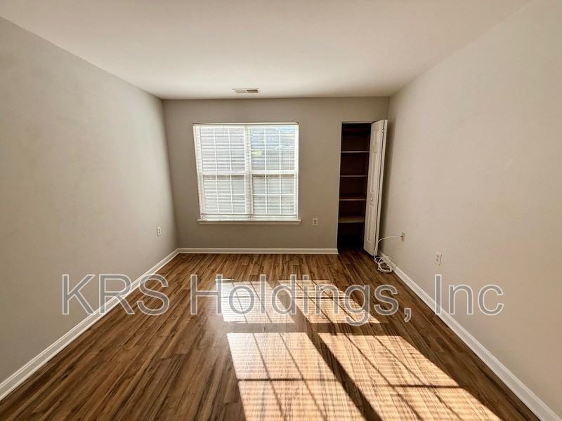 13621 Garfield Pl #102 - Photo 4 of 15