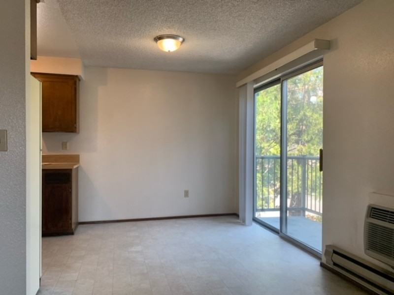 507 Ne D St #6 - Photo 4 of 11