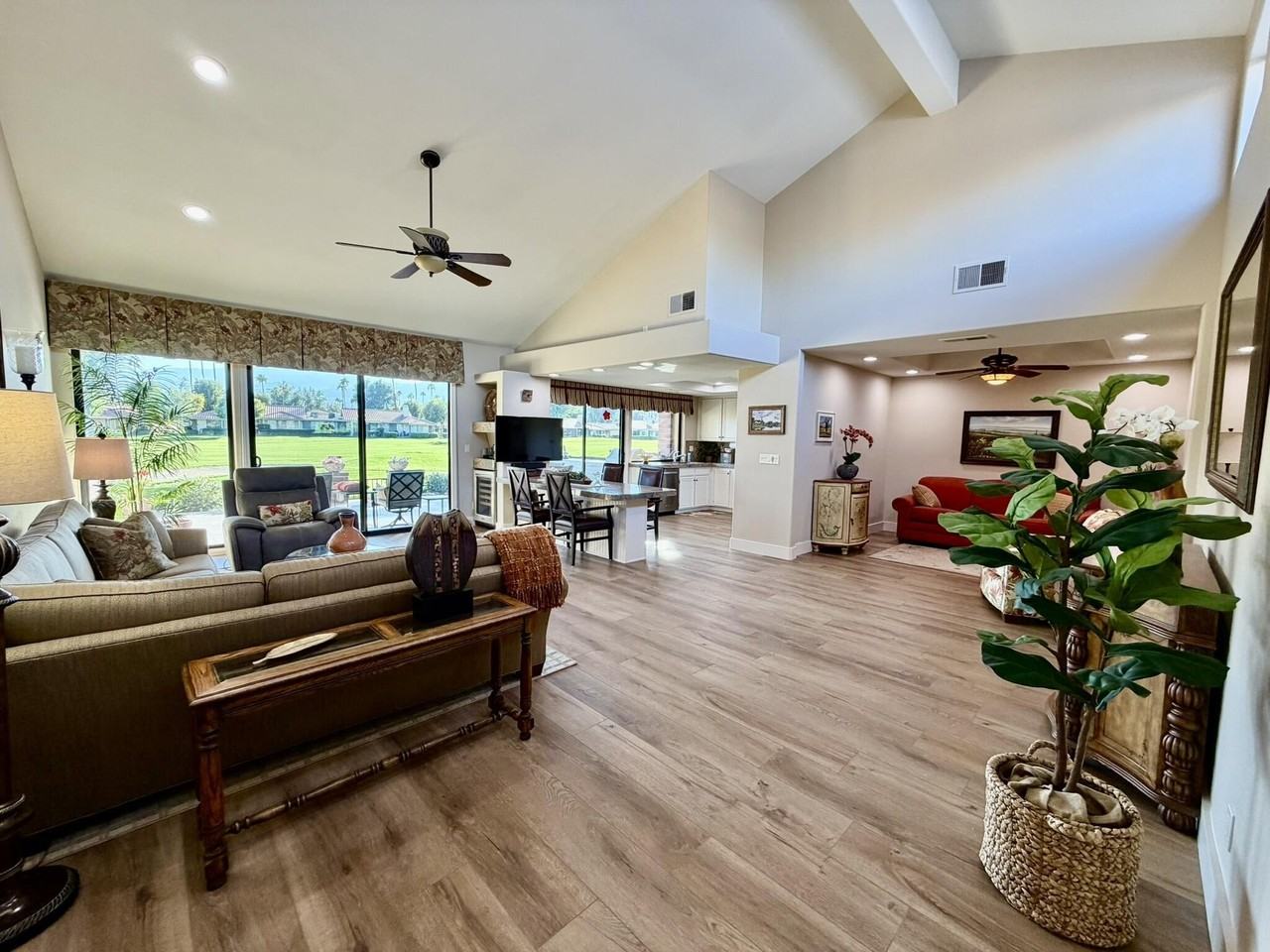 205 Las Lomas - Photo 4 of 17