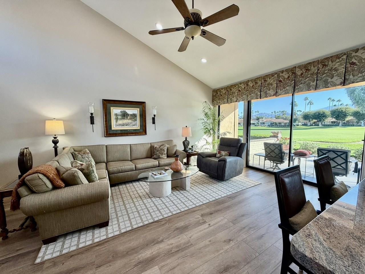 205 Las Lomas - Photo 5 of 17