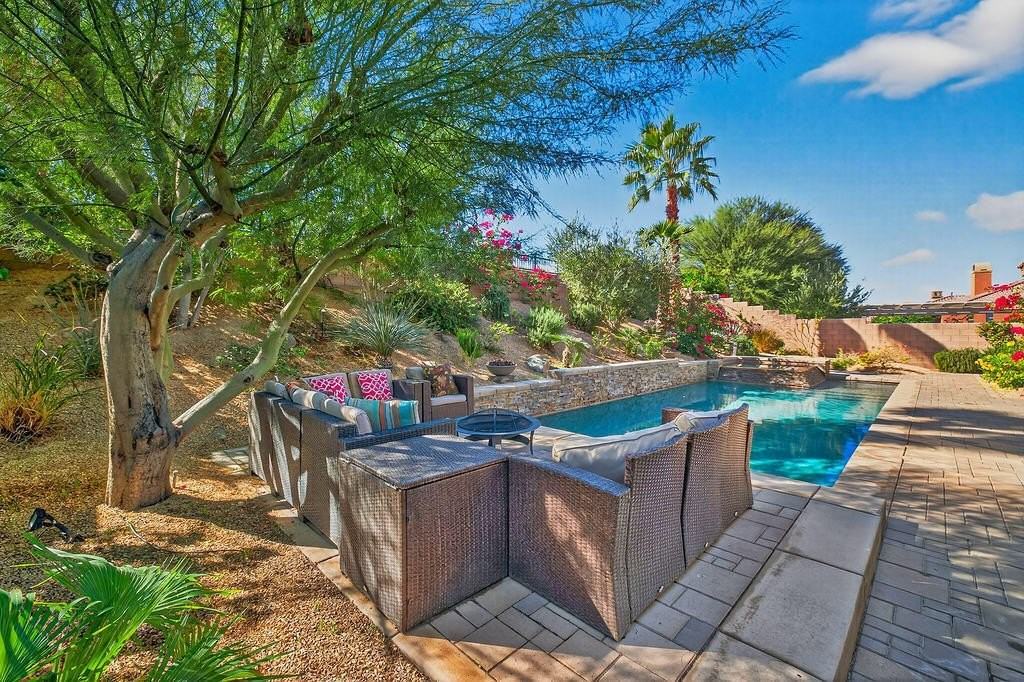 35831 Raphael Dr - Photo 2 of 24