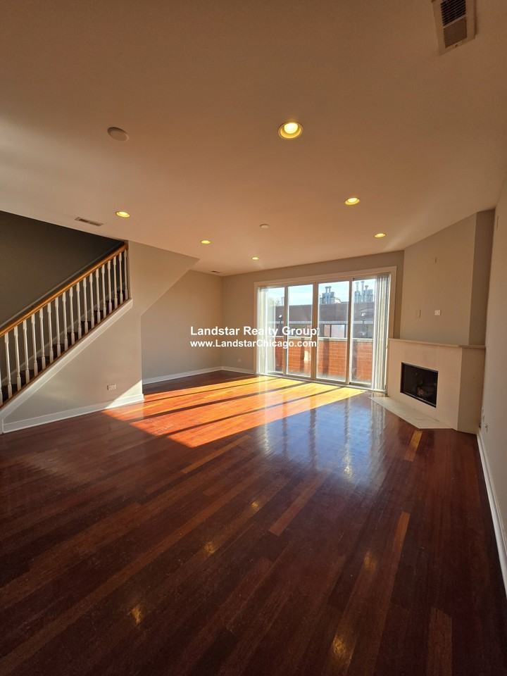 2358 West School Street #4W - Photo 3 of 26