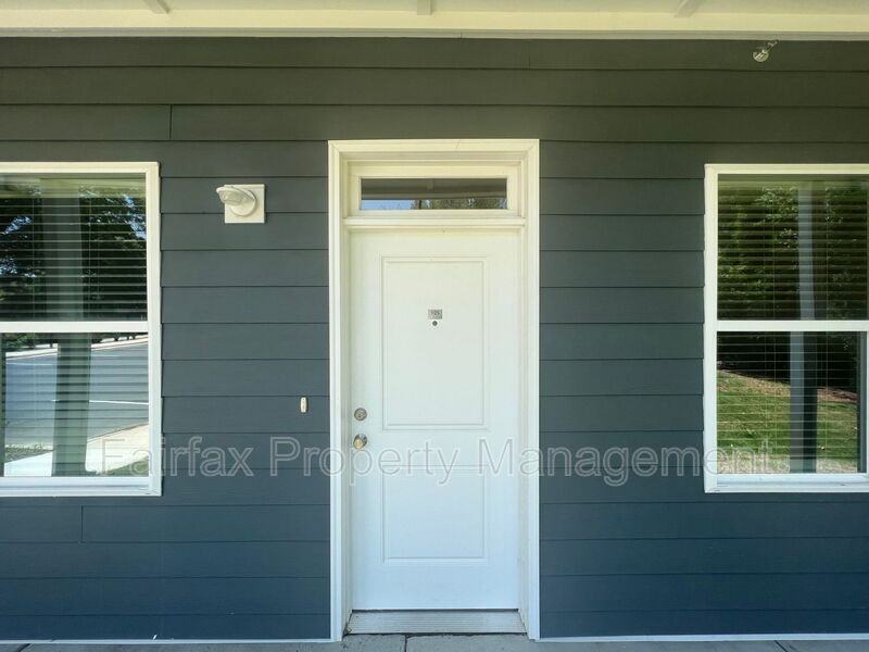 518 Boone St #105 - Photo 3 of 30