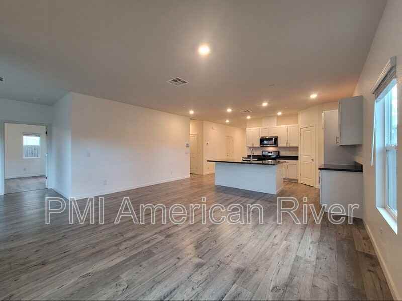 2053 Skipper Cove Way - Photo 3 of 22