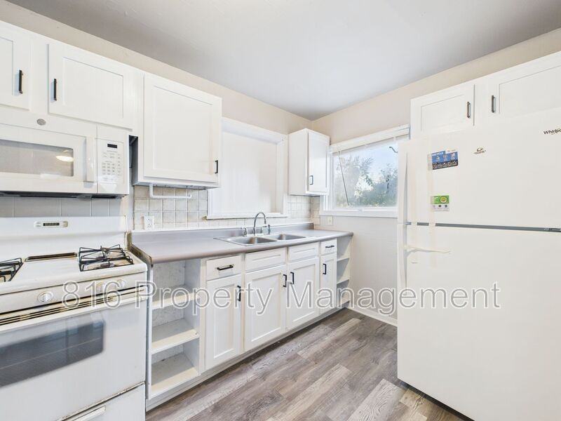 4036 Cleveland Ave - Photo 5 of 24