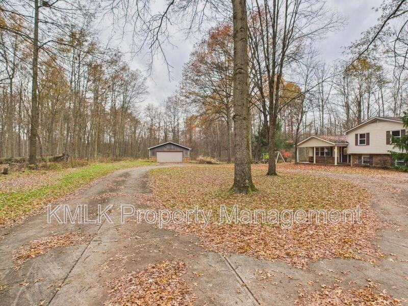 874 Pleasant Dr Nw - Photo 3 of 50