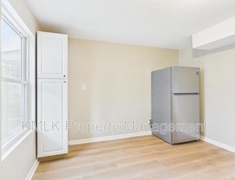 9042 Maple Grove Rd - Photo 3 of 30