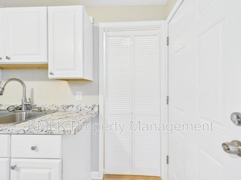 9042 Maple Grove Rd - Photo 5 of 30