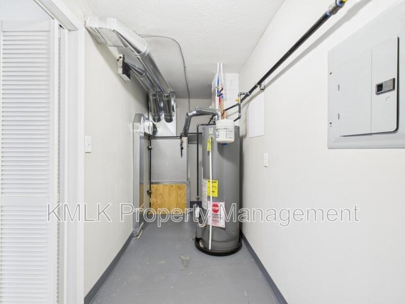 9042 Maple Grove Rd - Photo 7 of 30