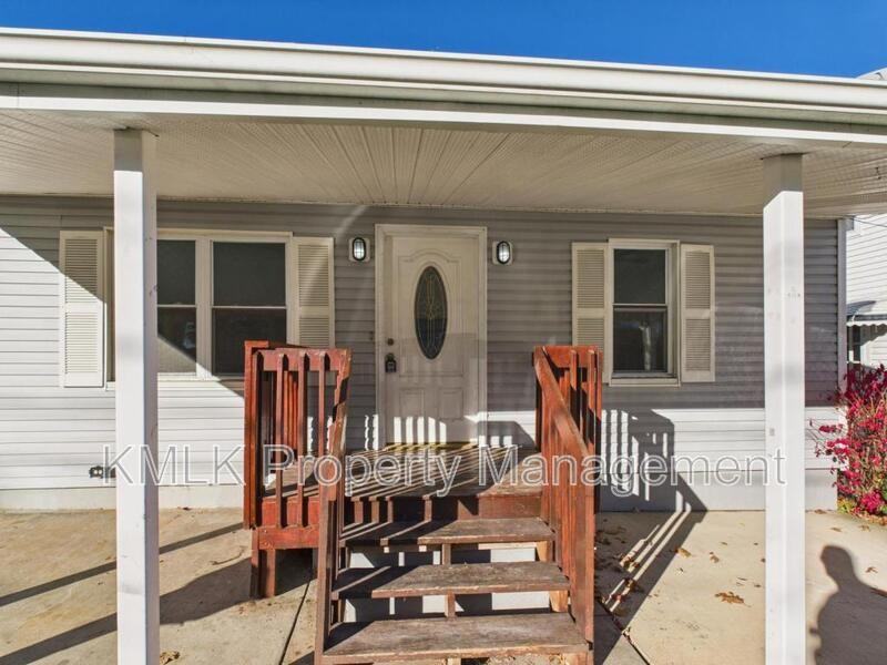 2475 Ogden Ave - Photo 2 of 37
