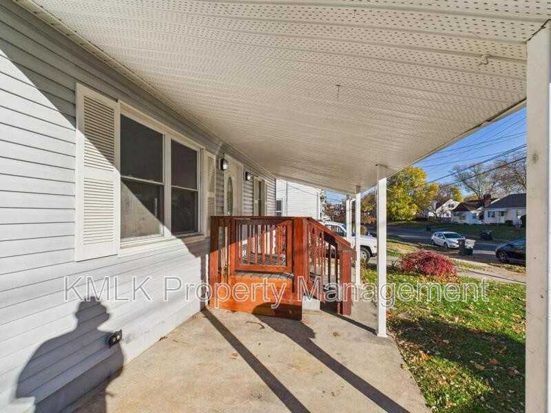 2475 Ogden Ave - Photo 3 of 37