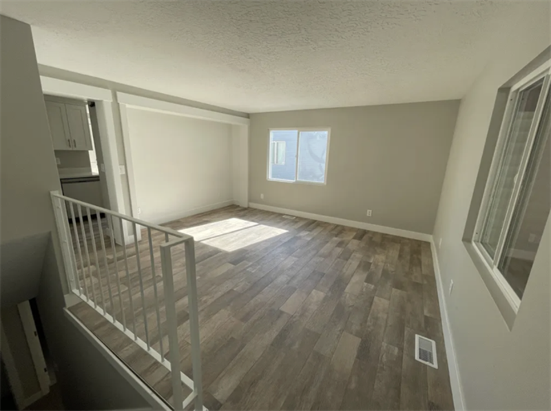 945 Sw - Photo 5 of 17