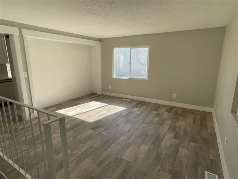 945 Sw - Photo 7 of 17