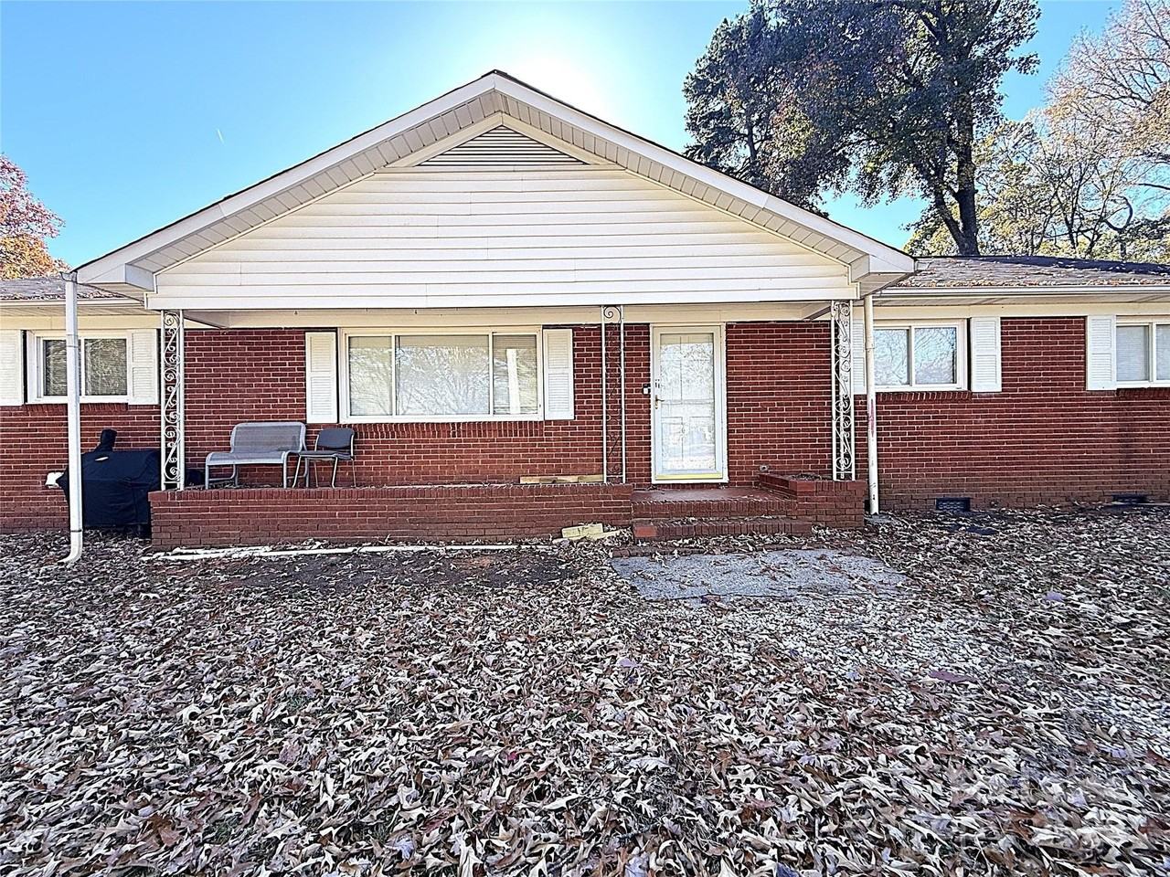 664 Denning Place - Photo 2 of 6