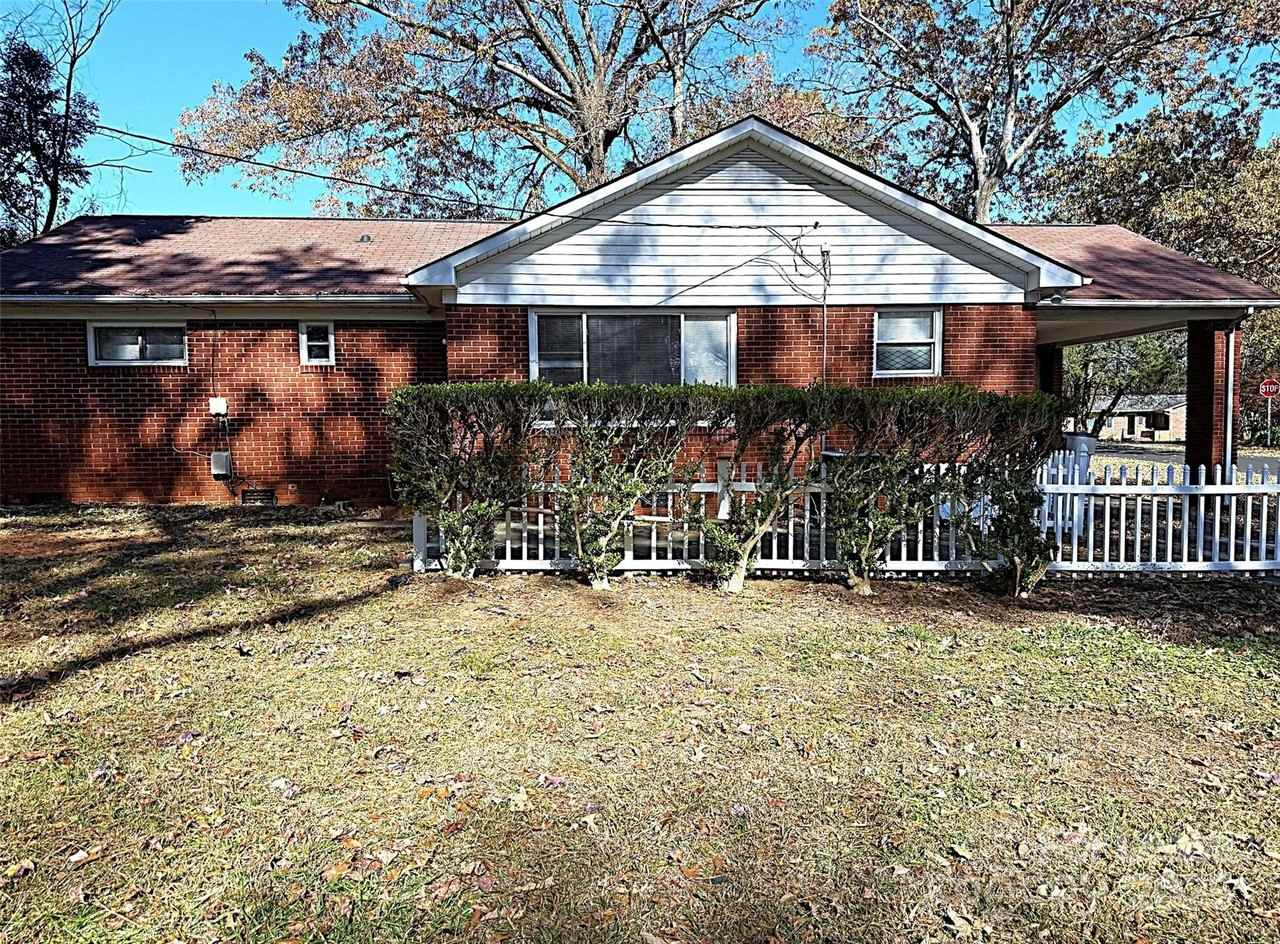 664 Denning Place - Photo 4 of 6