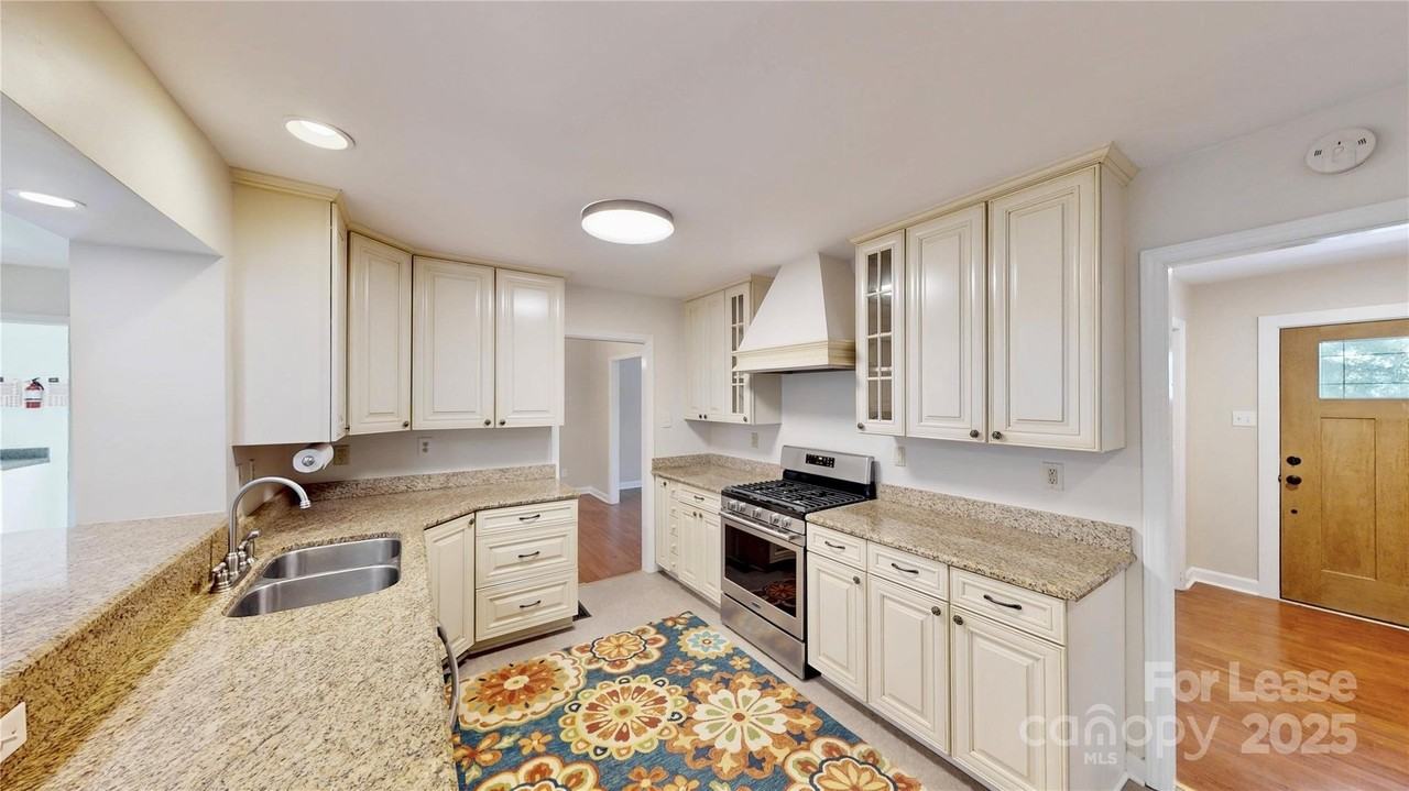 2844 Goneaway Rd - Photo 6 of 41