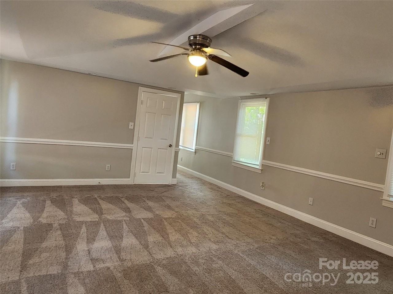 406 Harris Lane - Photo 6 of 23