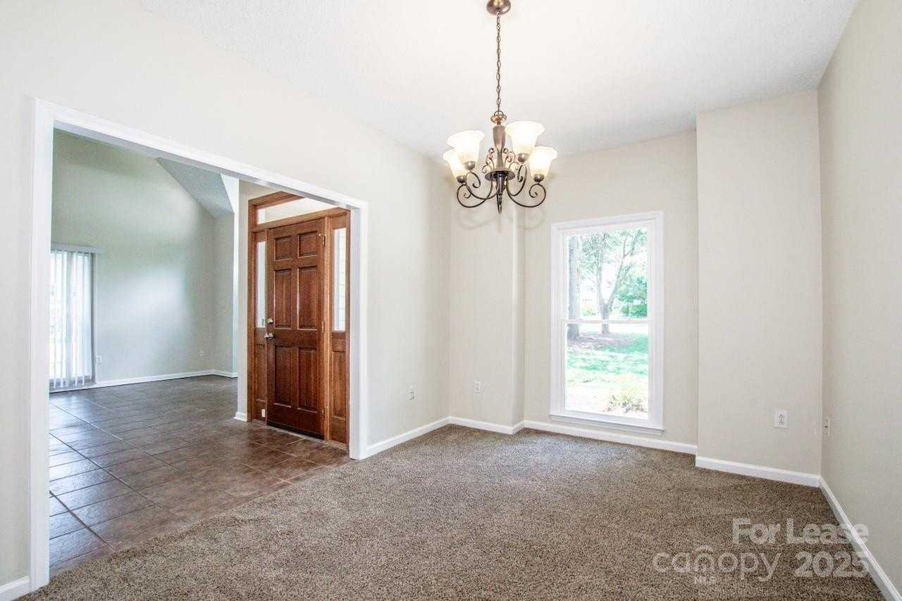 169 Southhaven Drive - Photo 6 of 34