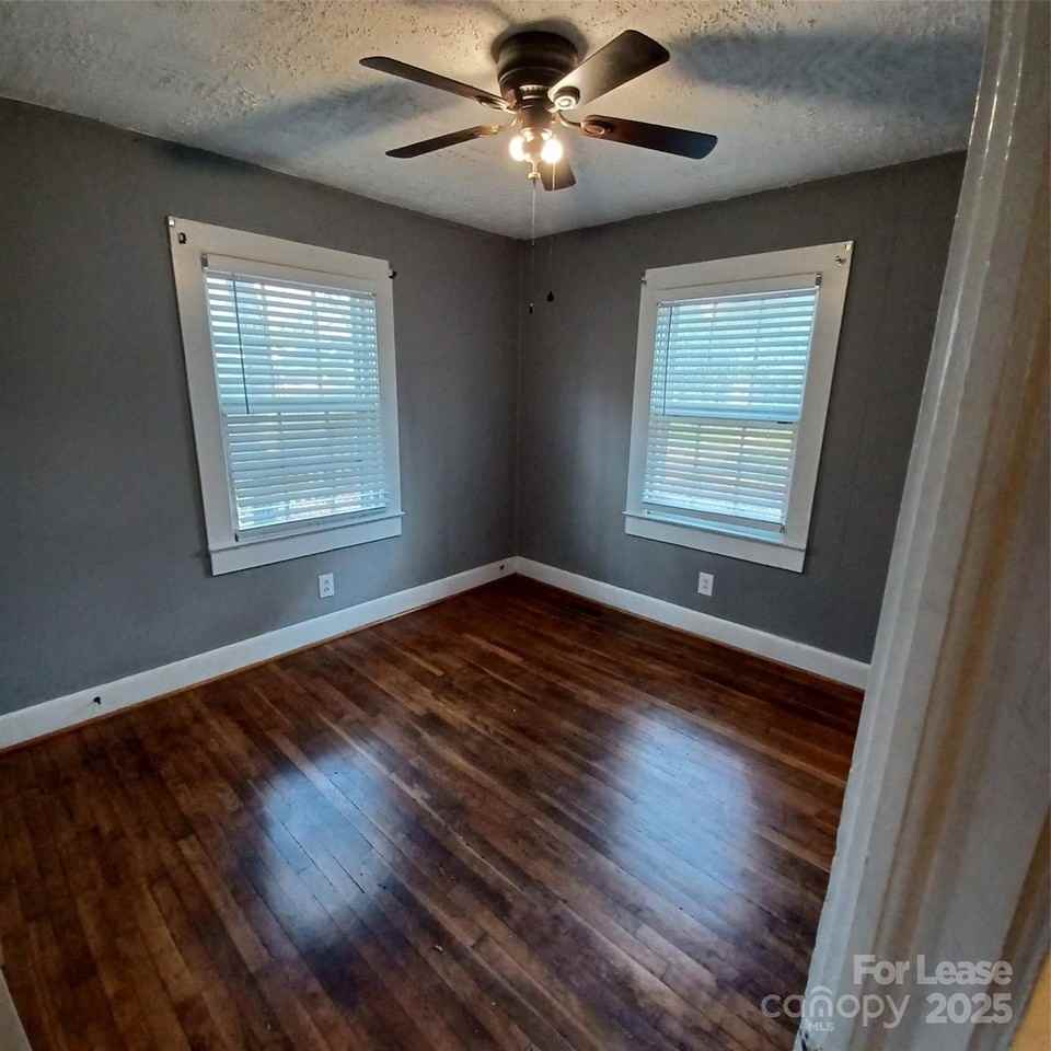 1514 Lisbon Lane - Photo 3 of 6