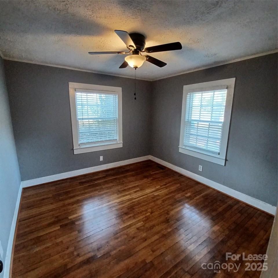 1514 Lisbon Lane - Photo 4 of 6