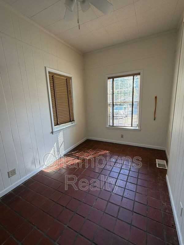 1721 Saint Elmo Dr - Photo 4 of 8
