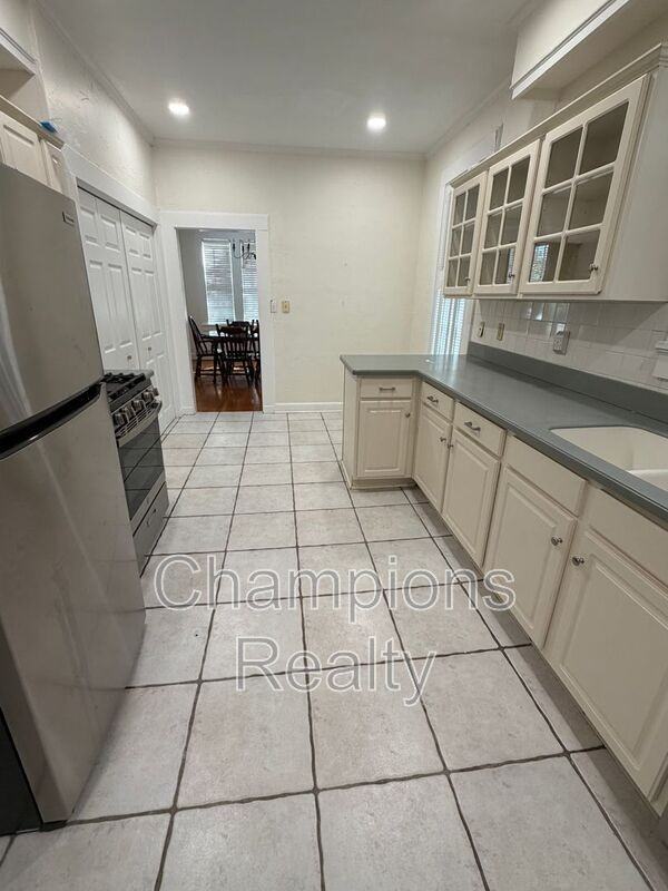 1721 Saint Elmo Dr - Photo 6 of 8
